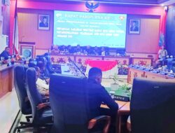 Pimpinan Rapat Paripurna ke – 2 Patrick Moenandar, DPRD Terima Laporan Keuangan APBD 2025 Kota Ambon